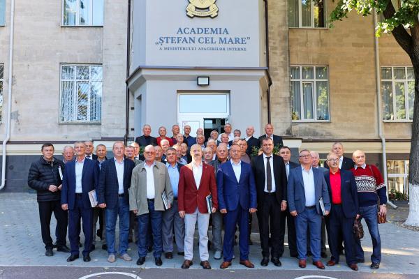 După 40 de ani, din nou împreună la Alma Mater