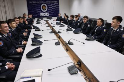 Experiență practică pentru studenți în domeniul combaterii corupției imagine 4