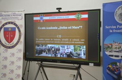 Implicare instituțională în dialog internațional privind comunicarea în forțele de ordine imaginea 2