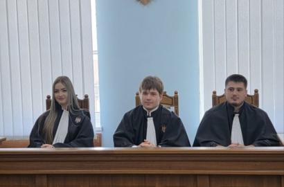 Viitorii juriști în dialog cu profesioniști ai sistemului de justiție imaginea 4