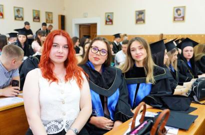 Ceremonia de înmânare a diplomelor de master – Promoția 2024–2026 imagine 11