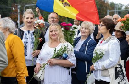 Astăzi, onorăm trecutul, prețuim prezentul și privim cu încredere spre viitorul Republicii Moldova image9