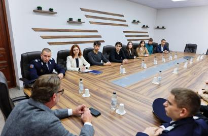 Ambasadorul României în Republica Moldova, în dialog cu studenții Academiei „Ștefan cel Mare” image 2