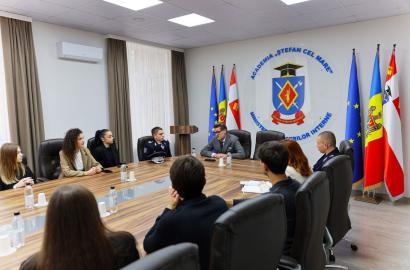 Ambasadorul României în Republica Moldova, în dialog cu studenții Academiei „Ștefan cel Mare” image 4