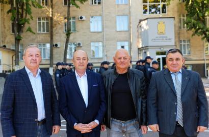 După 40 de ani, din nou împreună la Alma Mater imagine 11