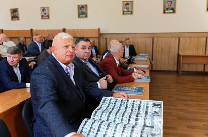 După 40 de ani, din nou împreună la Alma Mater imagine 14